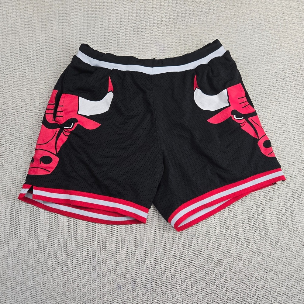 UIltra Game Chicago Bulls Basketball Shorts Mens Small Black Red Graphic NBA
